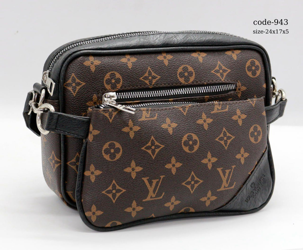 Crossbody bag for men made of high quality leather