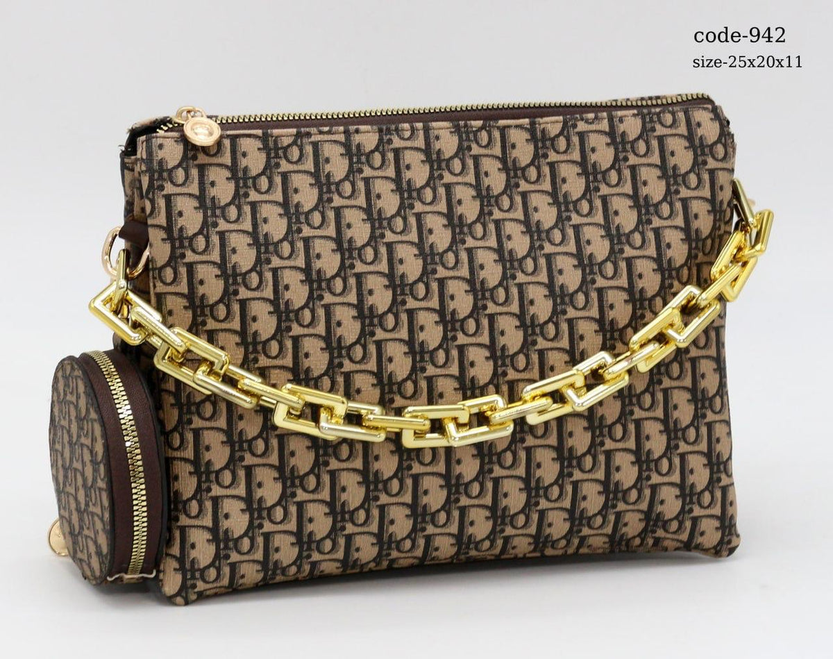 A women's crossbody bag suitable for going out and for occasions