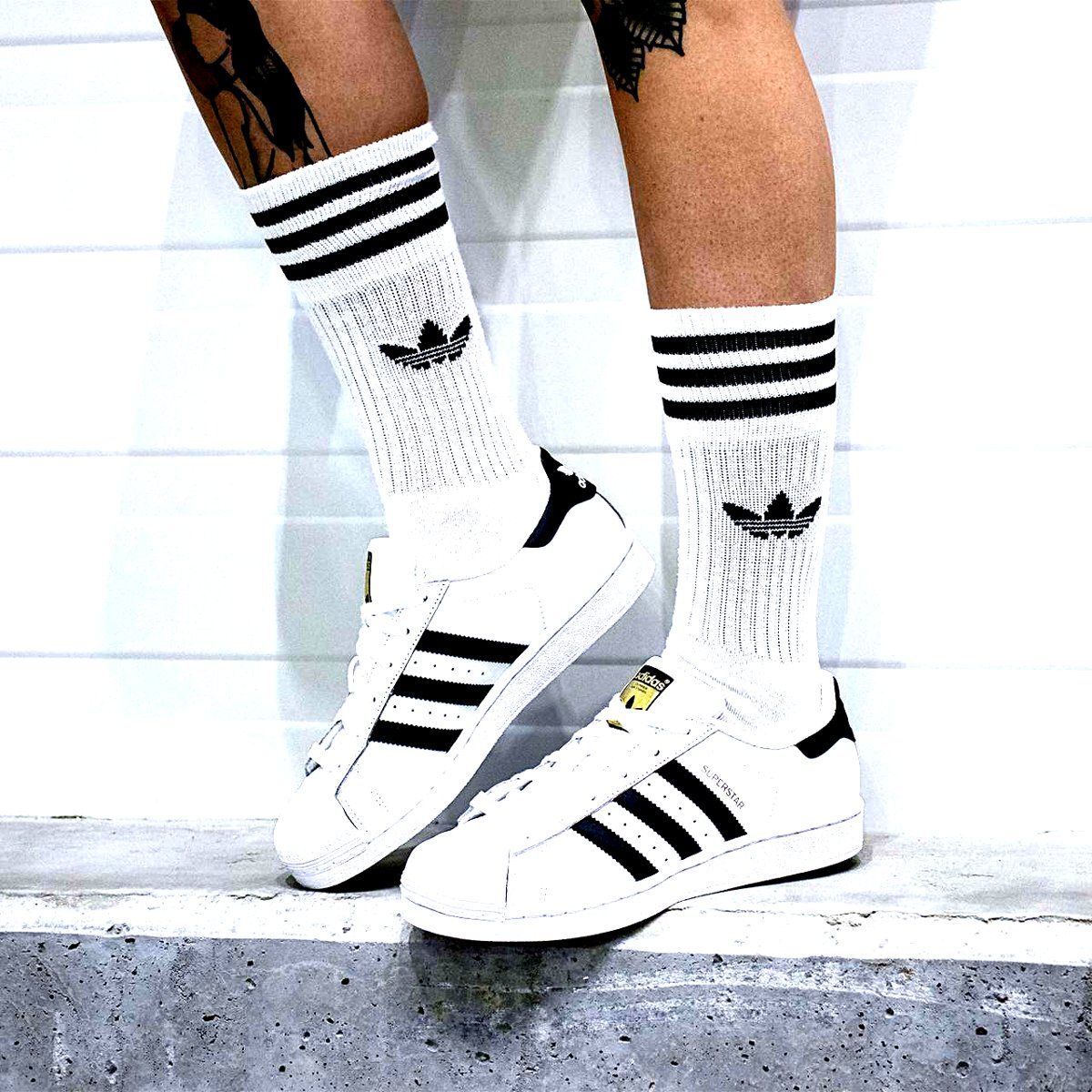 2 Long towel socks (toe and heel padded towel) 1 white + 1 black